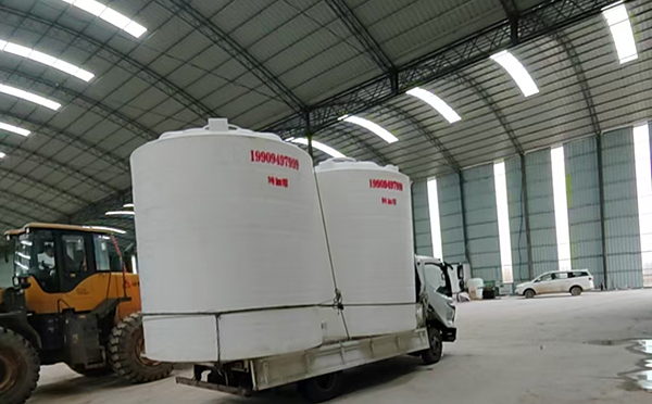 特加厚敦煌塑料大桶装车运输交付实录 特加厚敦煌塑料大桶装车运输交付实录